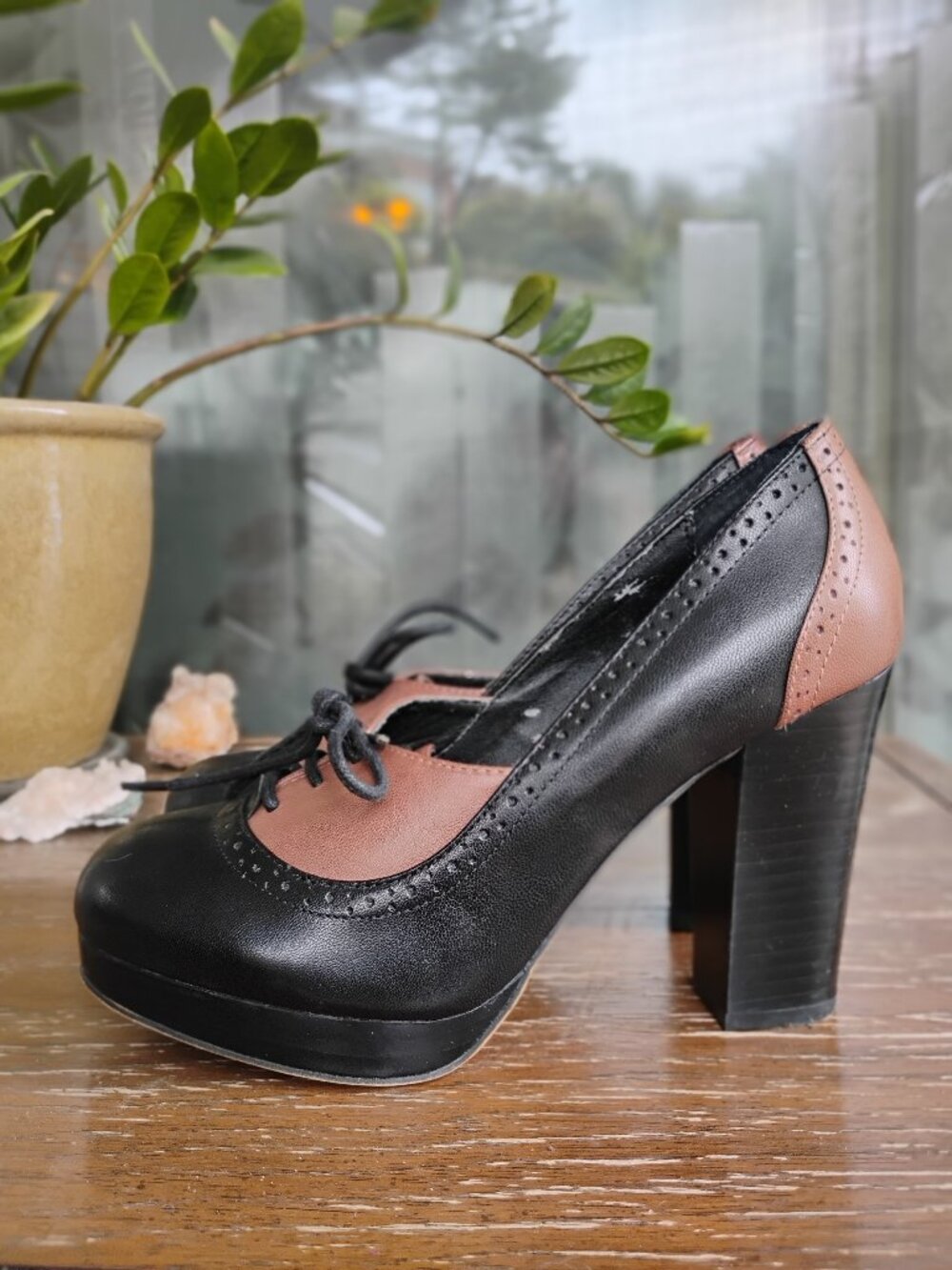 Shelly's London Brown & Black Saddle Shoe Platform Block Heels Size 8.5